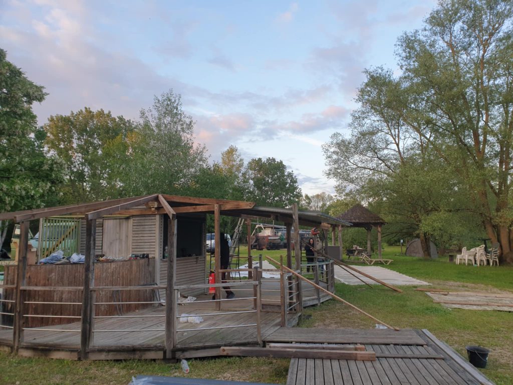 Les Travaux de Calou #6 : Remplacement du toit du Bar 2 travauxcalou6 1