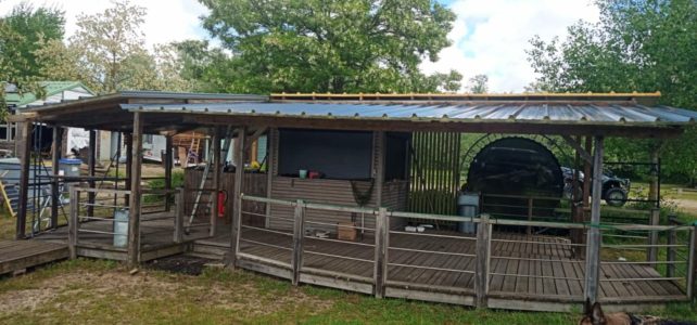 Les Travaux de Calou #6 : Remplacement du toit du Bar