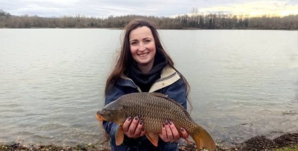 Dâme Crap se manifeste !