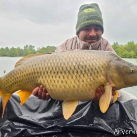 Ouverture de pêche réussie à l’Étang des Arvernes Damona : premières carpes et premières émotions après un an et demi d’attente