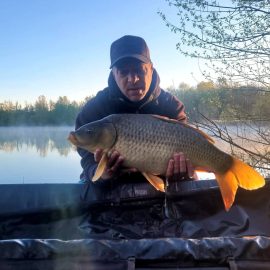 Session pêche intense malgré des conditions difficiles à l’Étang des Arvernes Damona !